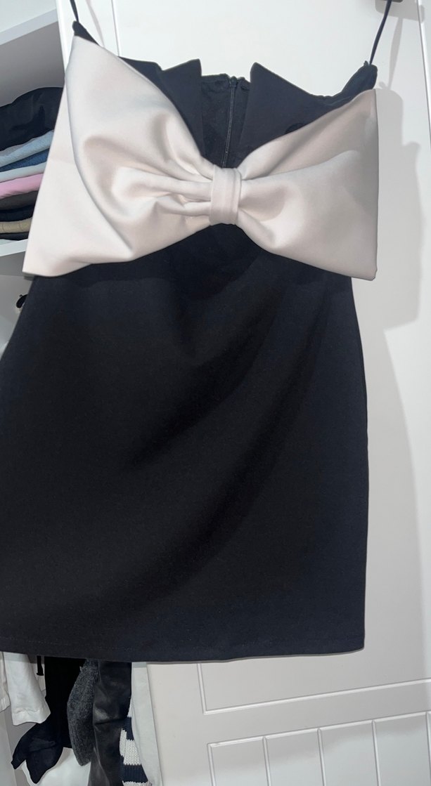 Siyah Straplez Midi Elbise beyaz Fiyonklu - Görsel 2