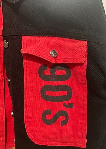 90'lar Temalı Kırmızı Siyah Denim Ceket - Görsel 2