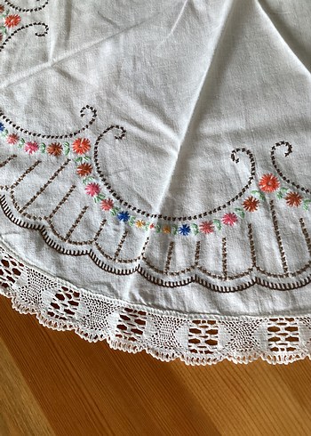 İşlemeli Beyaz Bohem Yuvarlak Masa Örtüsü - Görsel 2