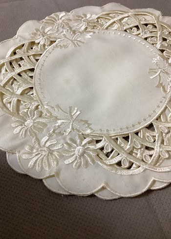 Krem Renk Nakışlı Yuvarlak 3 parça - Görsel 3