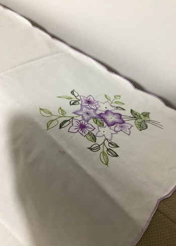 Mor Nakışlı Pastel Masa Örtüsü - Görsel 4