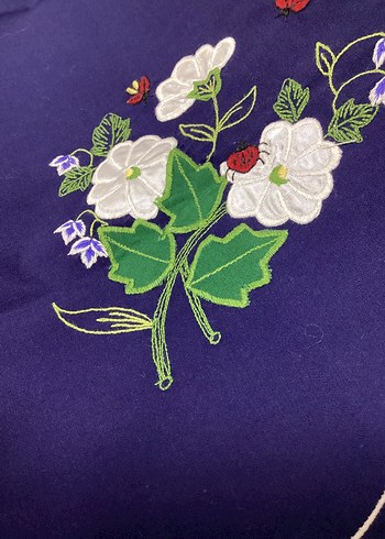 Nakışlı Renkli kare masa örtüsü - Görsel 2