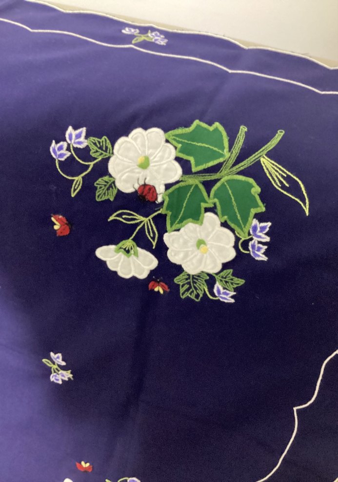 Nakışlı Renkli kare masa örtüsü - Görsel 3