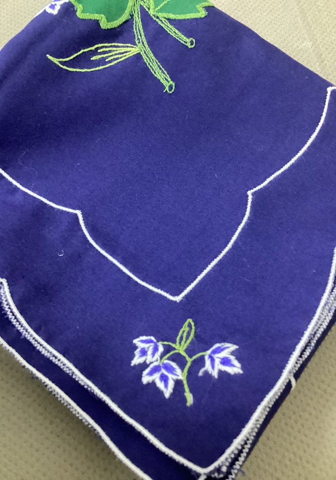 Nakışlı Renkli kare masa örtüsü - Görsel 5