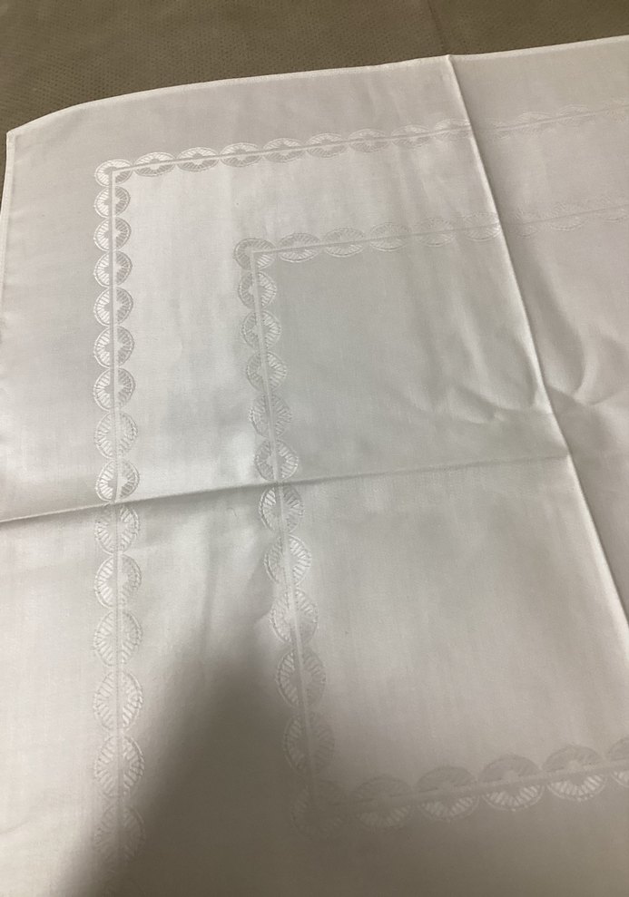 Nakışlı Beyaz Masa Örtüsü - Görsel 2