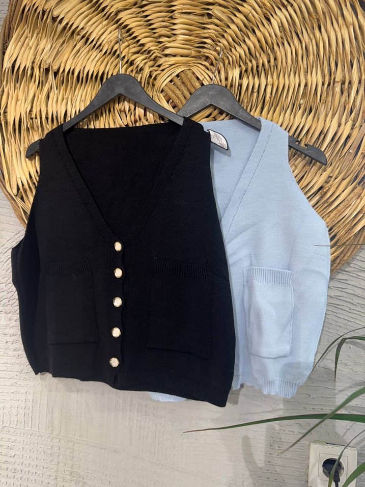 Düğmeli Siyah V Yaka Kolsuz Yelek - Görsel 2