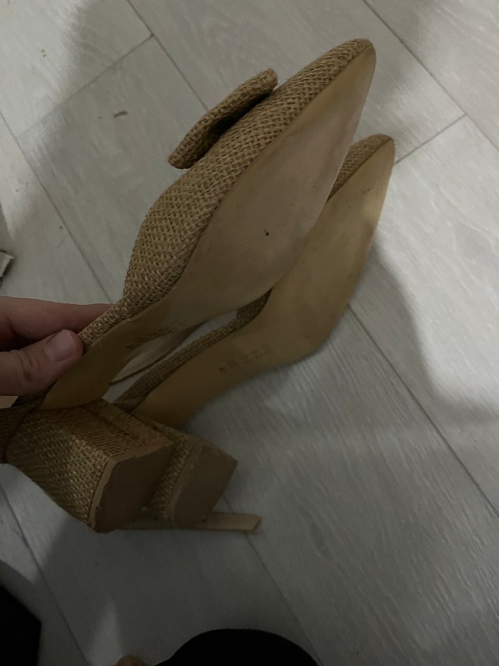 Kahverengi Parlak Dolgu Topuklu Kadın Sandalet - Görsel 3