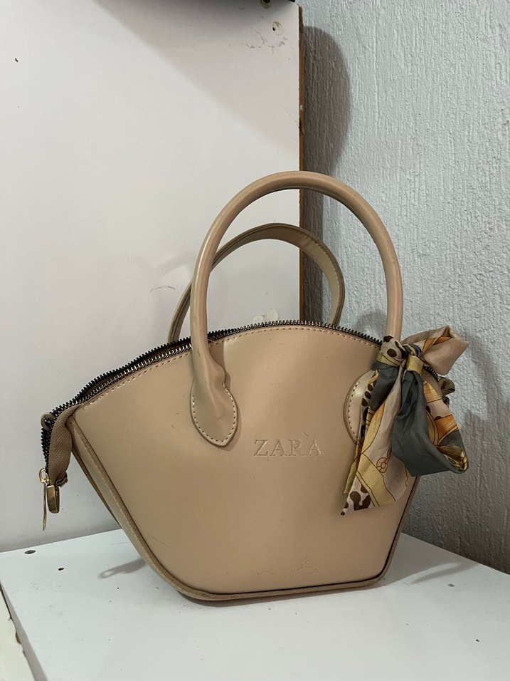 Zara Bej Deri Fermuarlı Kadın Çanta - Görsel 3