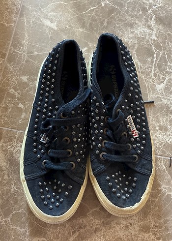 Superga 37