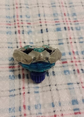 Beyblade X UX WizardRod ve DranBuster 