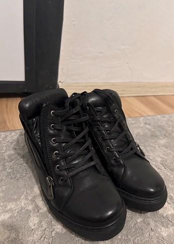 Siyah Kadın Botu - Görsel 3