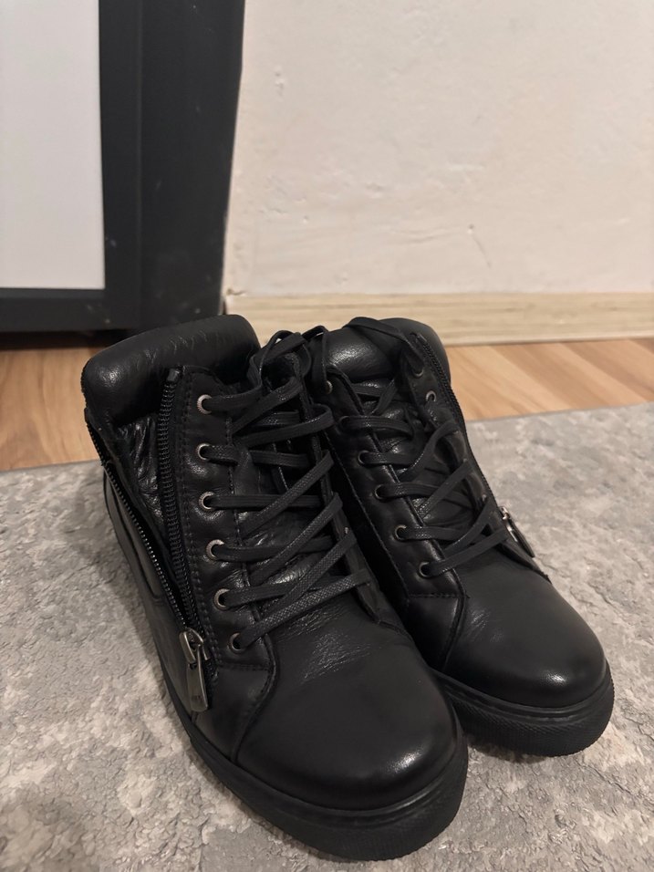 Siyah Kadın Botu - Görsel 3