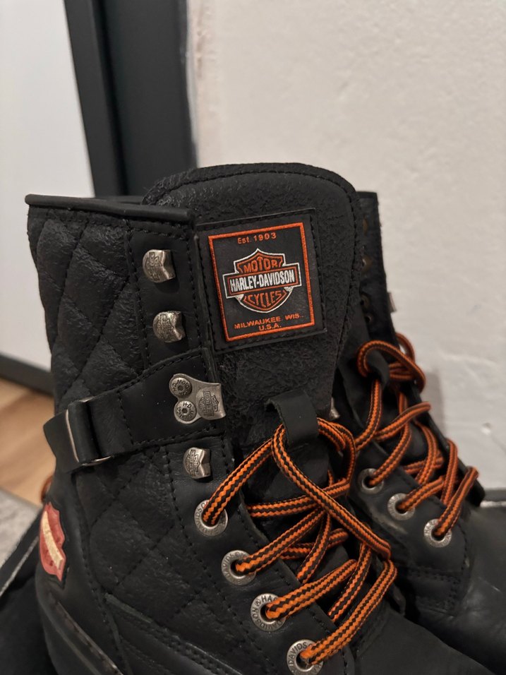 Siyah Deri Tokalı Bot - Görsel 2