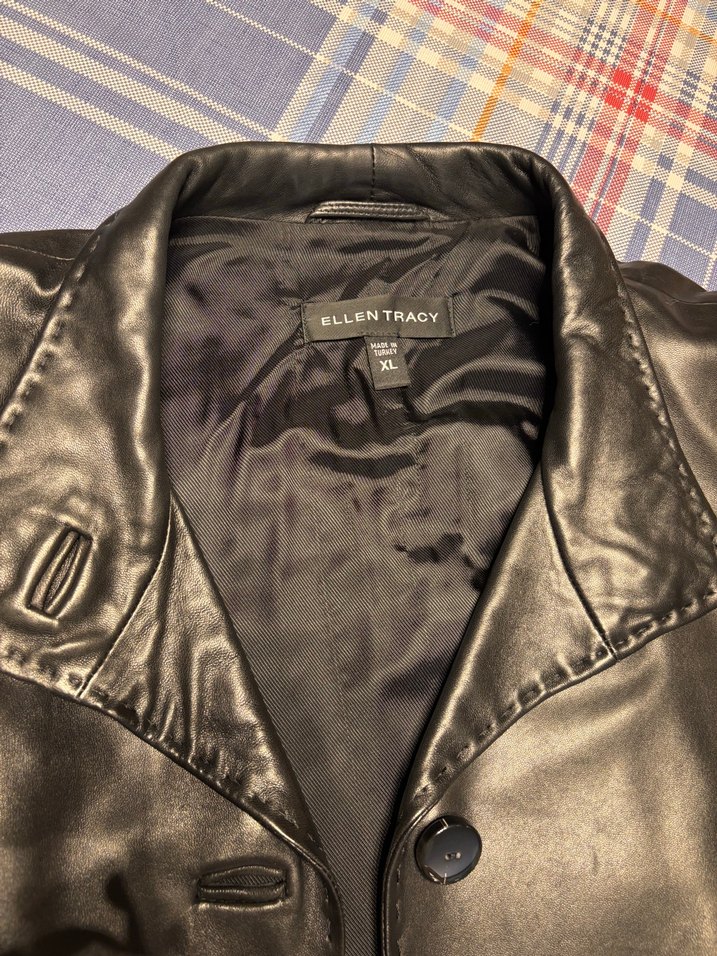 Siyah Düğmeli Kadın Deri Ceket - Görsel 4