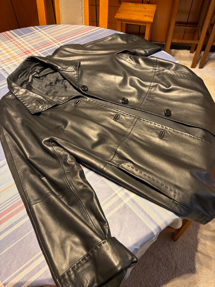 Siyah Düğmeli Kadın Deri Ceket - Görsel 3