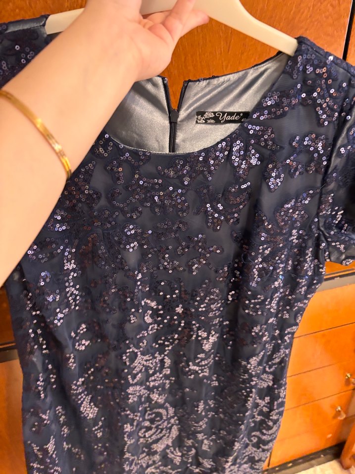 Kısa Kollu Payetli Midi Elbise - Görsel 4