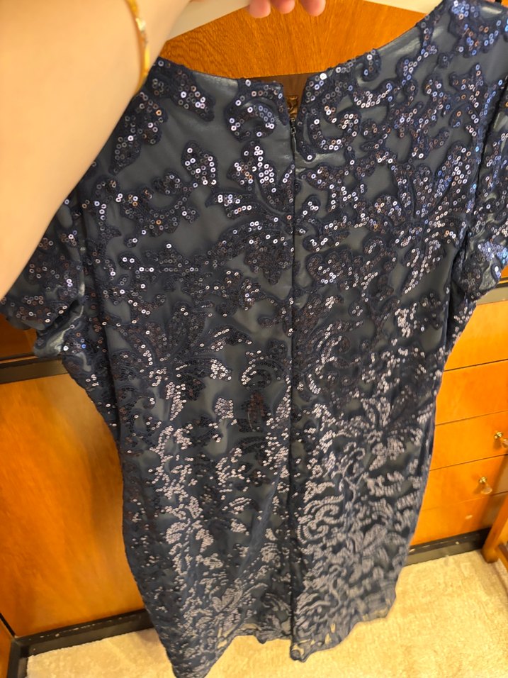 Kısa Kollu Payetli Midi Elbise - Görsel 3