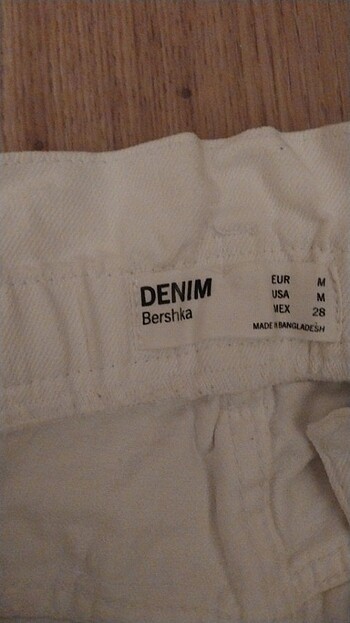 Bershka Kemerli Şort