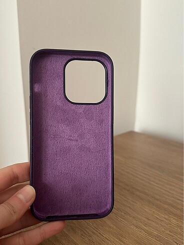 Mor renk İPhone 14 Pro kılıf , az kullanılmış temiz.