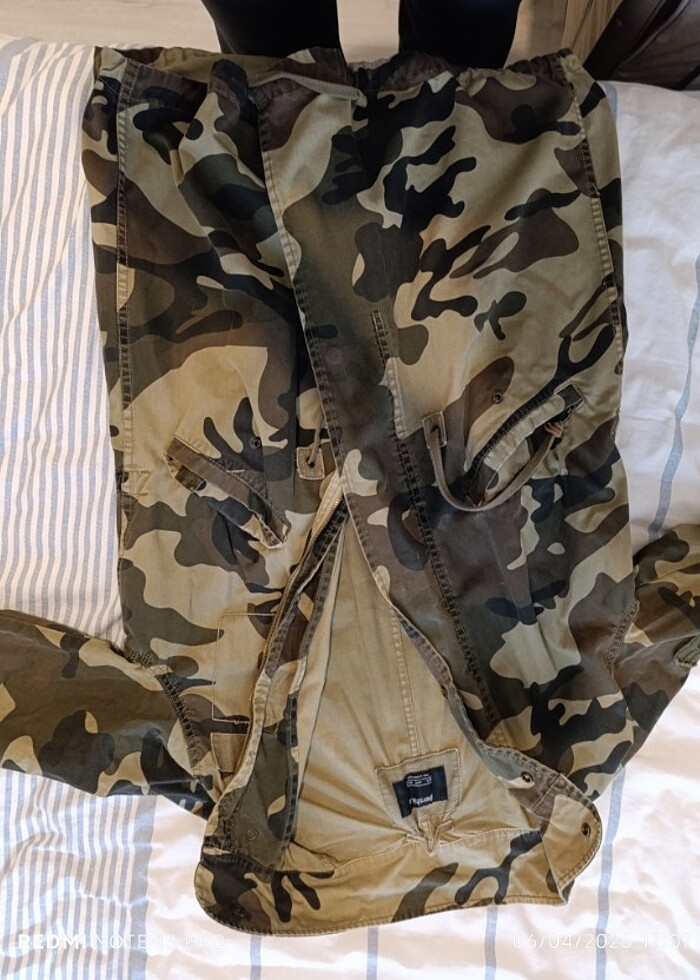 Bershka kamuflaj mont - Görsel 3