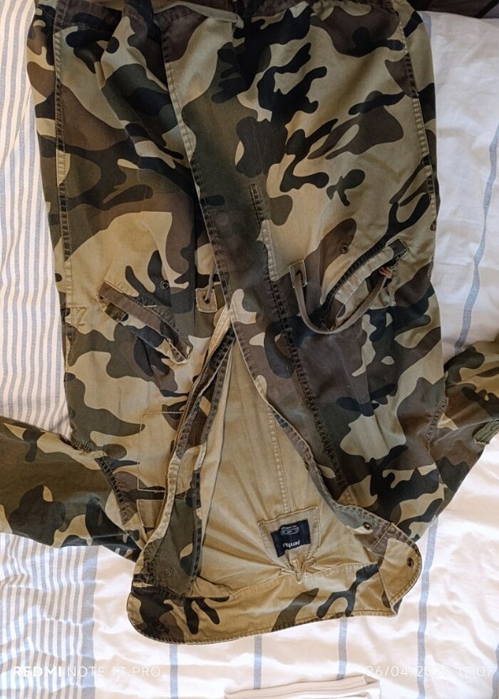 Bershka kamuflaj mont - Görsel 4