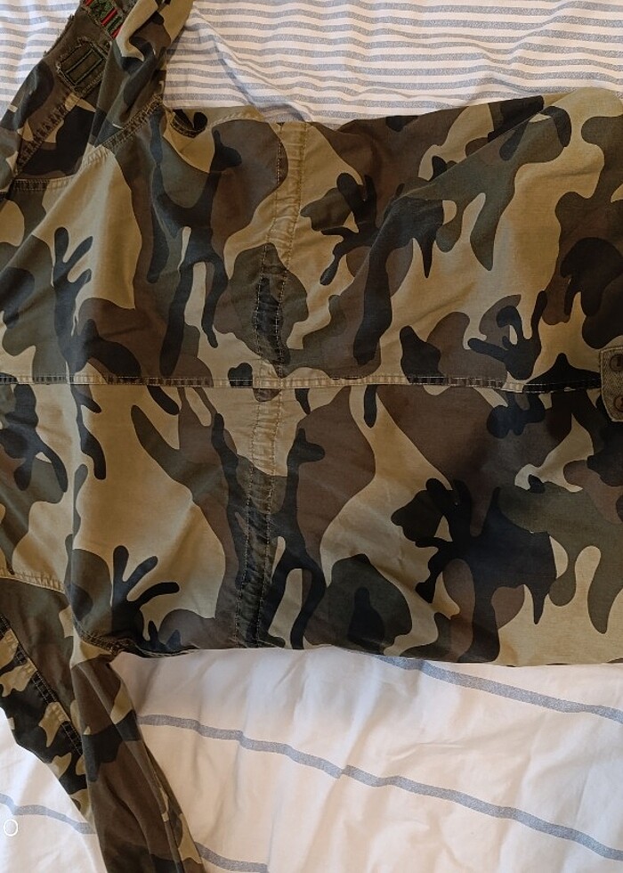 Bershka kamuflaj mont - Görsel 5