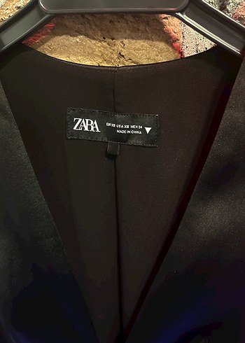 Düğmeli Siyah Erkek V Yaka Kolsuz Ceket - Görsel 2