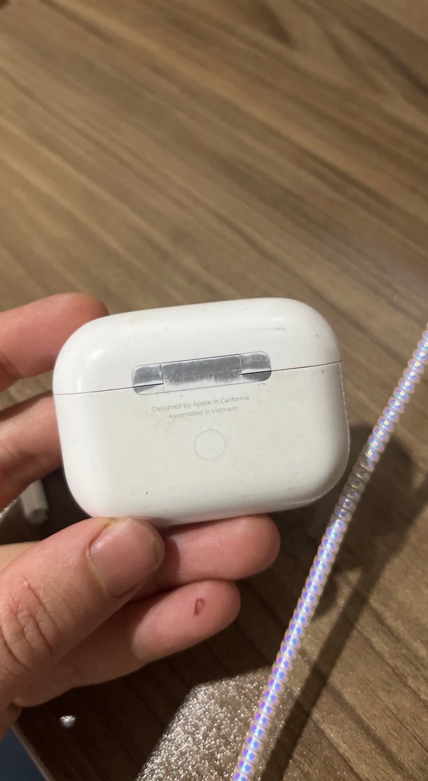 Beyaz Kablosuz Kulaklık Kutusu - Görsel 4