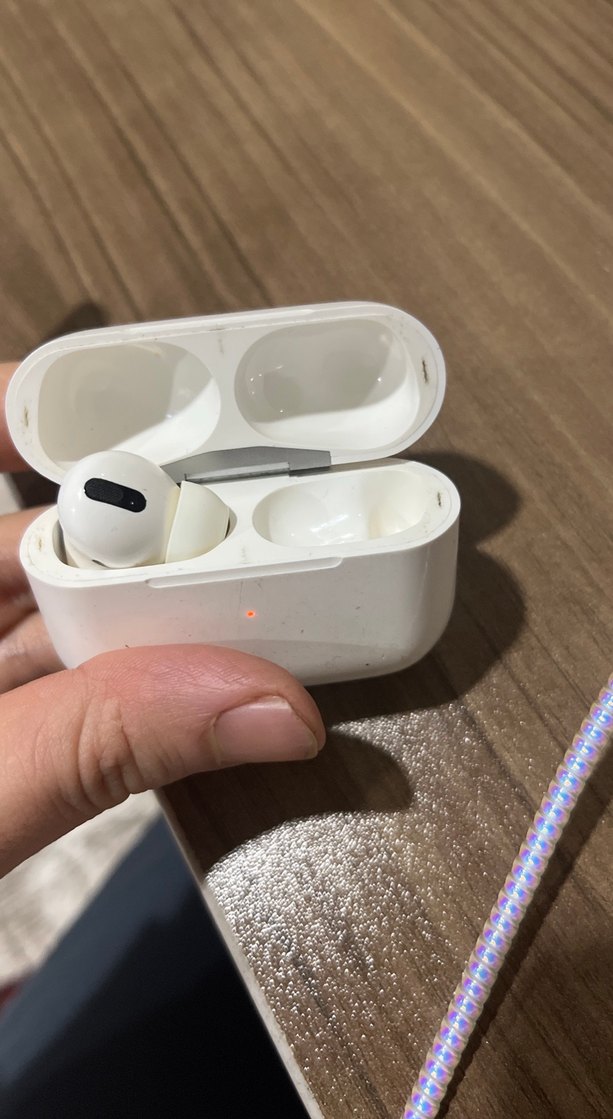 Beyaz Kablosuz Kulaklık Kutusu - Görsel 2