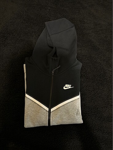 Nike Nike Tech Fleece (panda) S beden