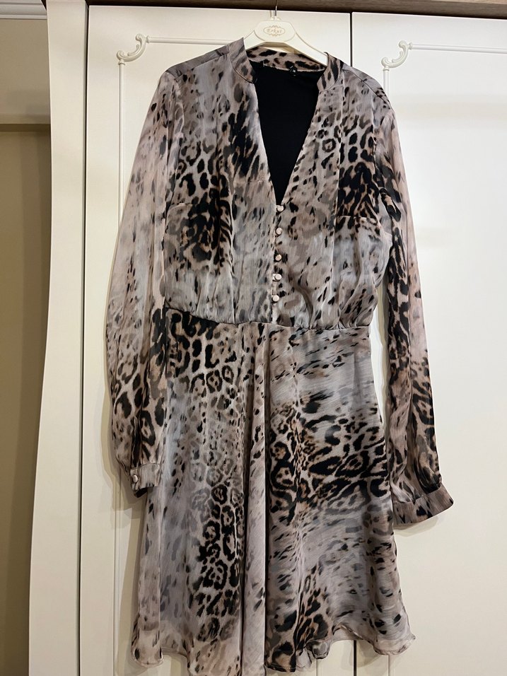 Leopar Desenli V Yaka Kadın elbise - Görsel 3