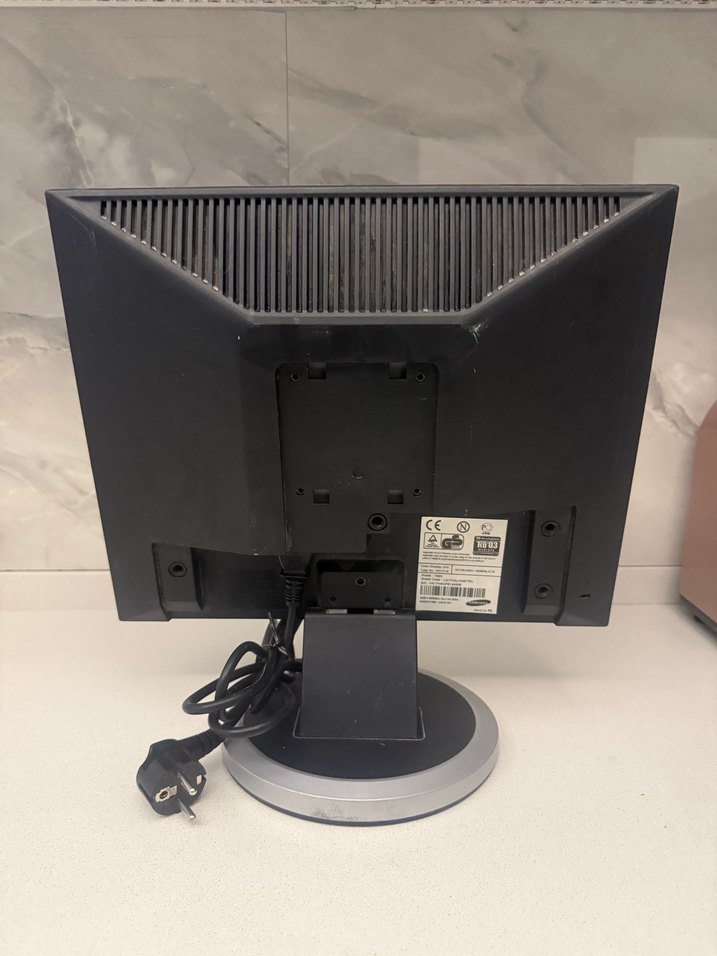 Samsung Gri SyncMaster 740n Monitör - Görsel 2