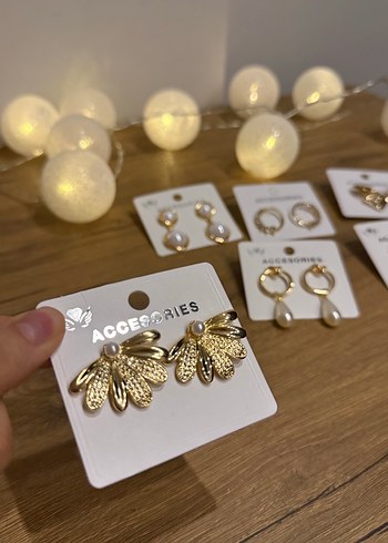 Altın Renk Mini Boncuklu Bohem Küpeler - Görsel 3