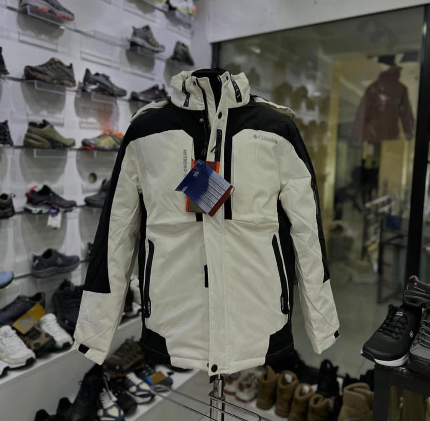 Kapüşonlu Beyaz ve Siyah Spor Mont - Görsel 2