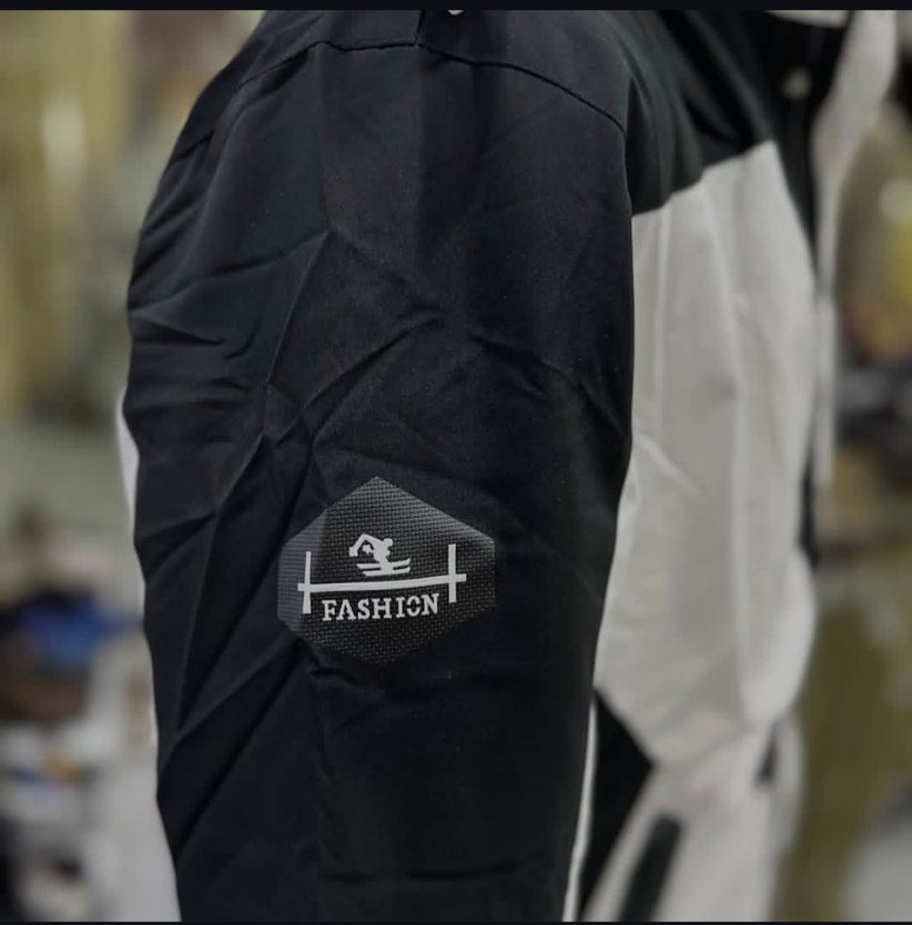 Kapüşonlu Beyaz ve Siyah Spor Mont - Görsel 3