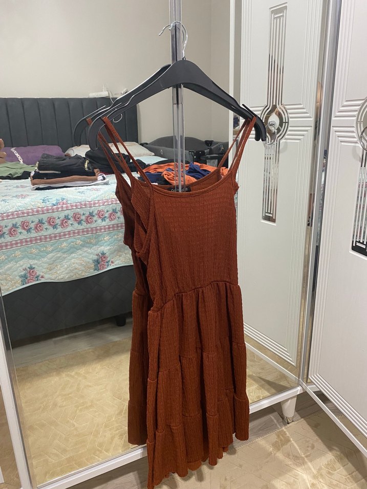 Kahverengi V Yaka Pilili Mini Elbise - Görsel 2