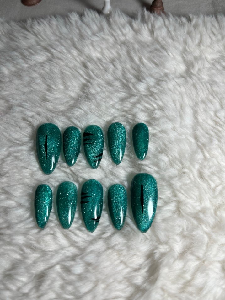 Kedi gözü takma tırnak - Görsel 2