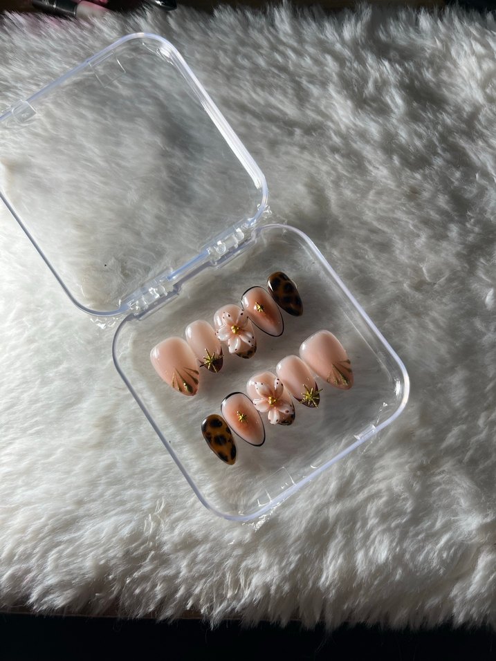 Leopar Desenli Takma Tırnak Seti - Görsel 2