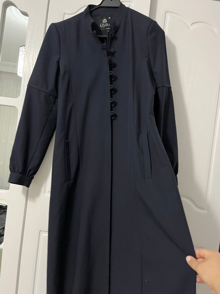 Düğmeli Siyah Kadın Uzun ferace - Görsel 3