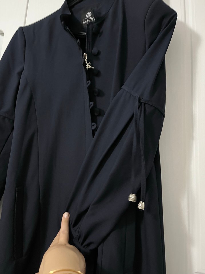 Düğmeli Siyah Kadın Uzun ferace - Görsel 4