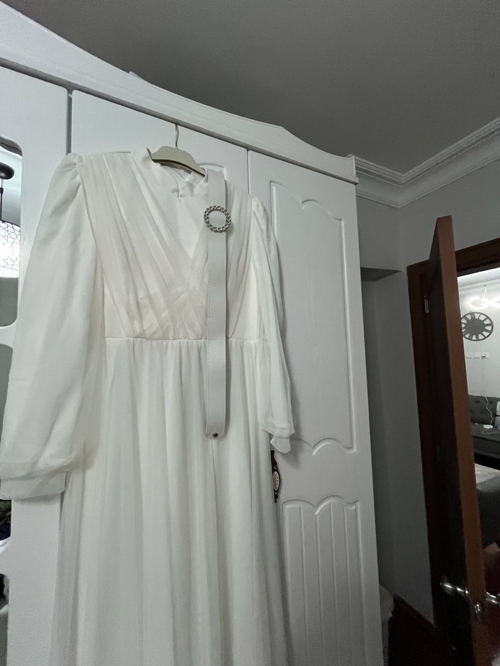 Beyaz abiye elbise - Görsel 3