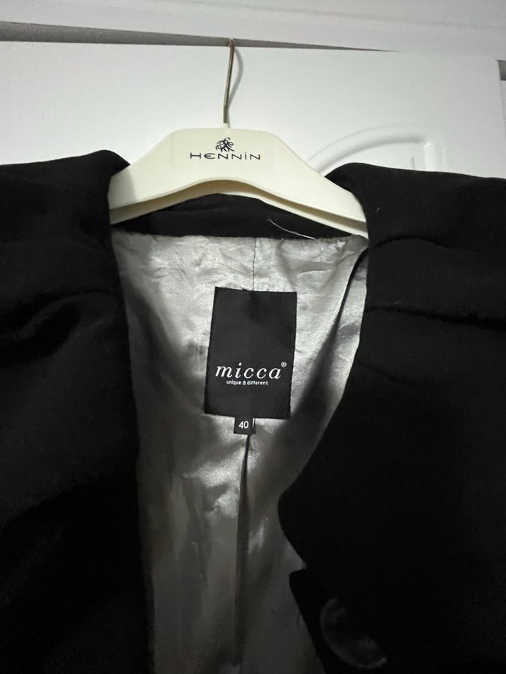 Düğmeli Siyah Kadın Kaban - Görsel 2