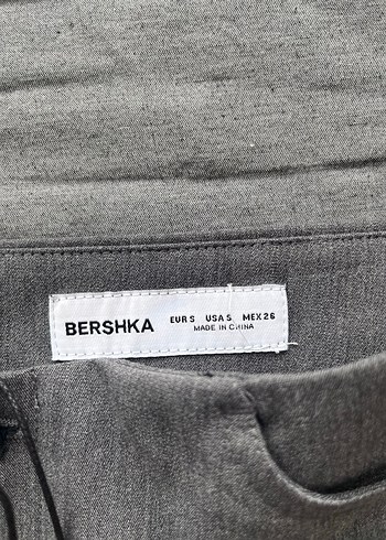 Bershka Gri Düğmeli kumaş etek