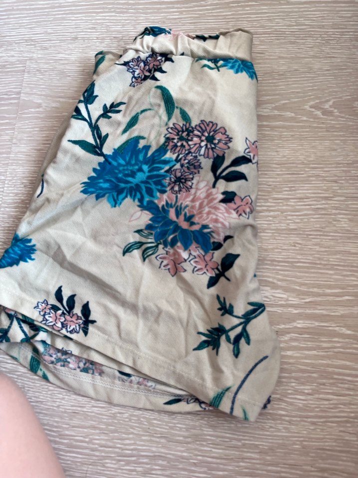 Çiçek Desenli Kemerli yazlık şorr - Görsel 2