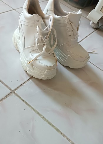 Puma Beyaz Kadın Dolgu Topuklu Spor Ayakkabı