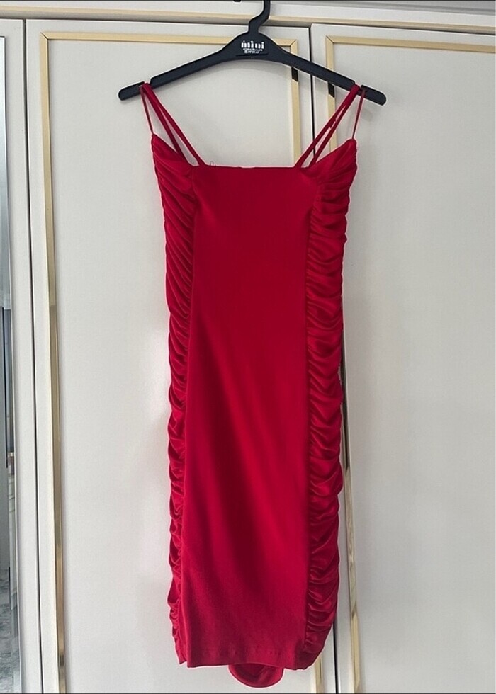 Kırmızı abiye elbise - Görsel 4