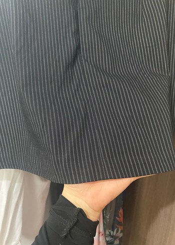 Çizgili Kemerli Siyah Mini Etek - Görsel 4