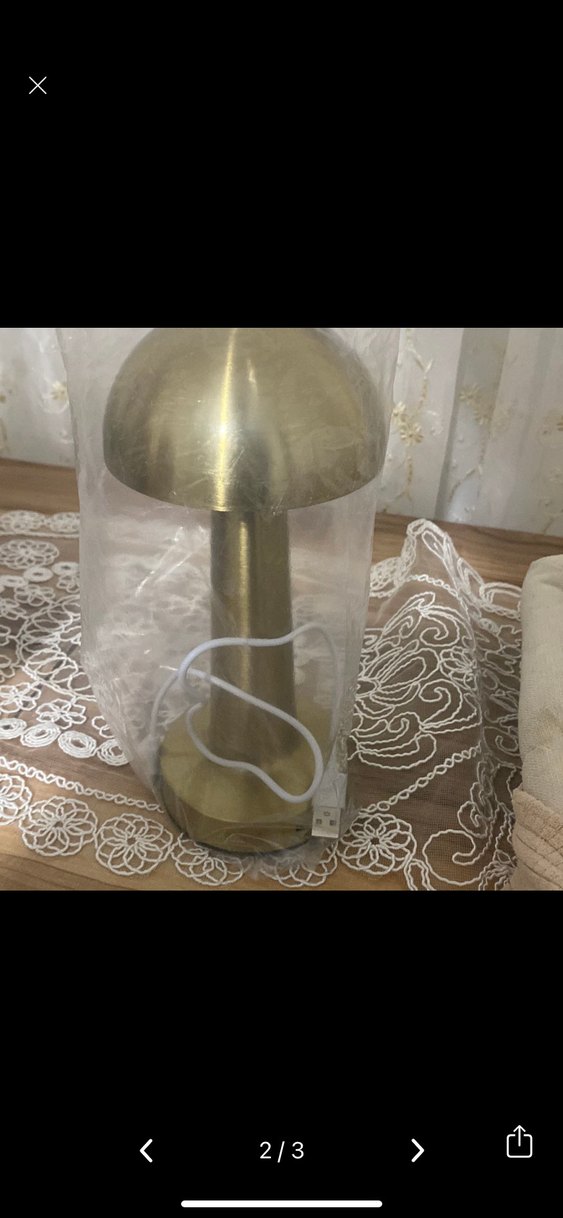 Parlak Altın Masa Lambası - Görsel 2