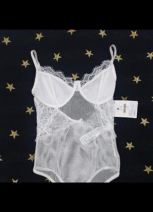 Etiketli bershka bodysuit