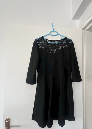 Dantel Detaylı Siyah Midi Uzun Kollu Elbise - Görsel 2